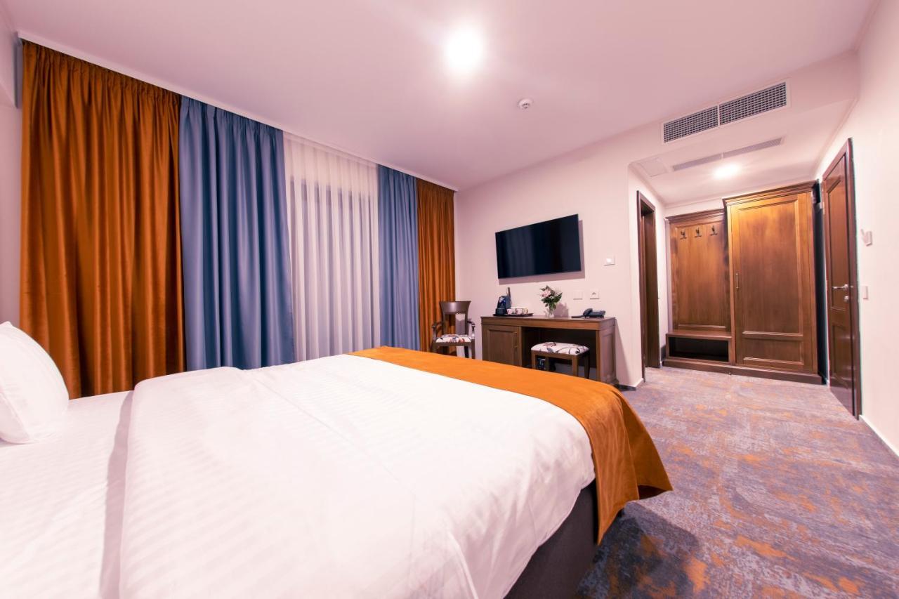 Hotel Aura Unirii Alba Iulia Extérieur photo