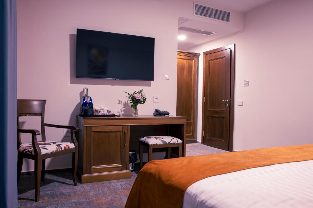 Hotel Aura Unirii Alba Iulia Extérieur photo