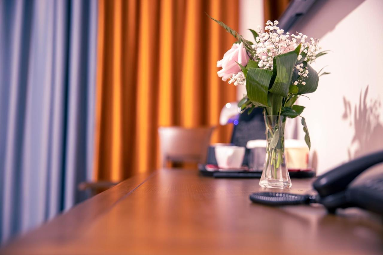 Hotel Aura Unirii Alba Iulia Extérieur photo