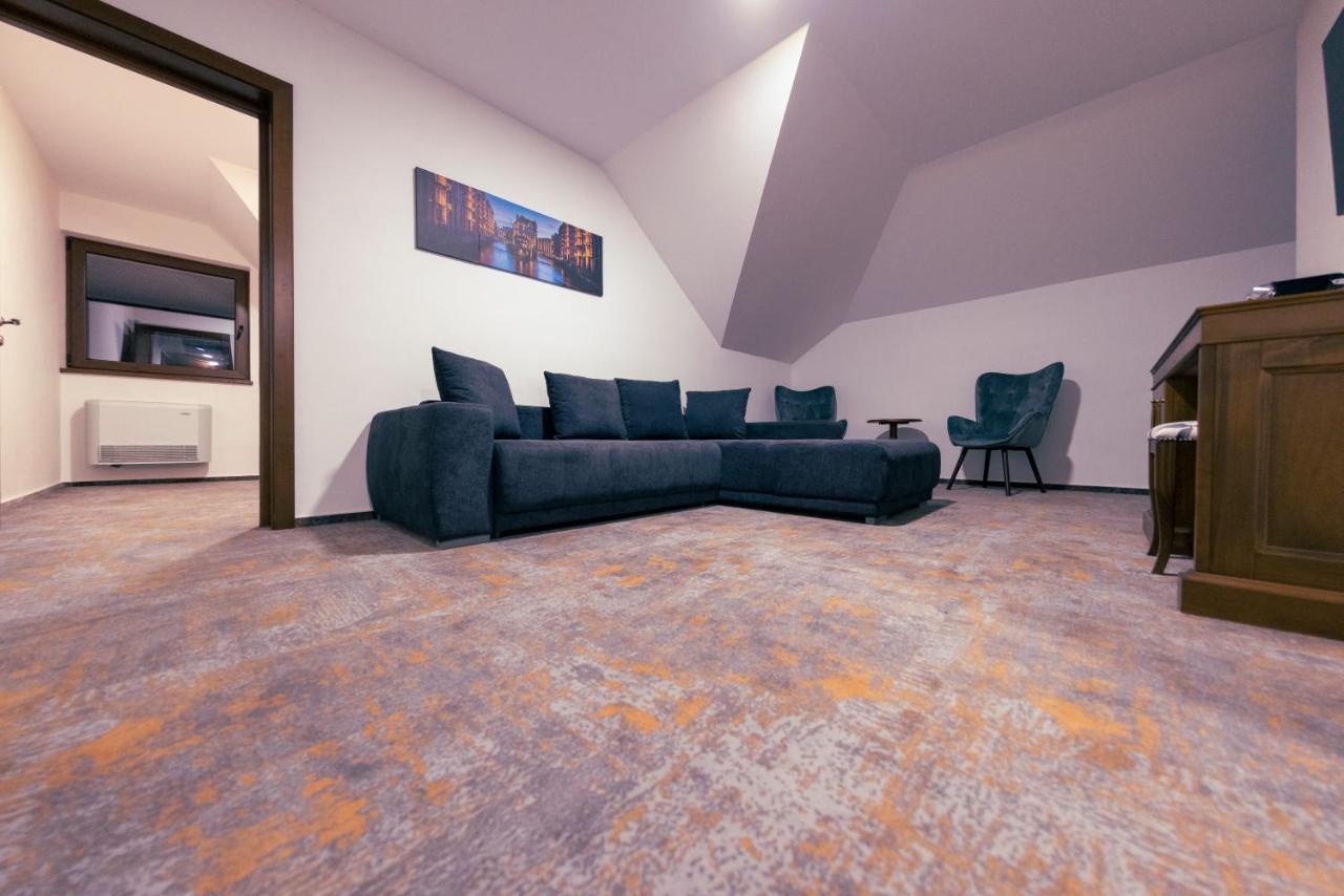 Hotel Aura Unirii Alba Iulia Extérieur photo