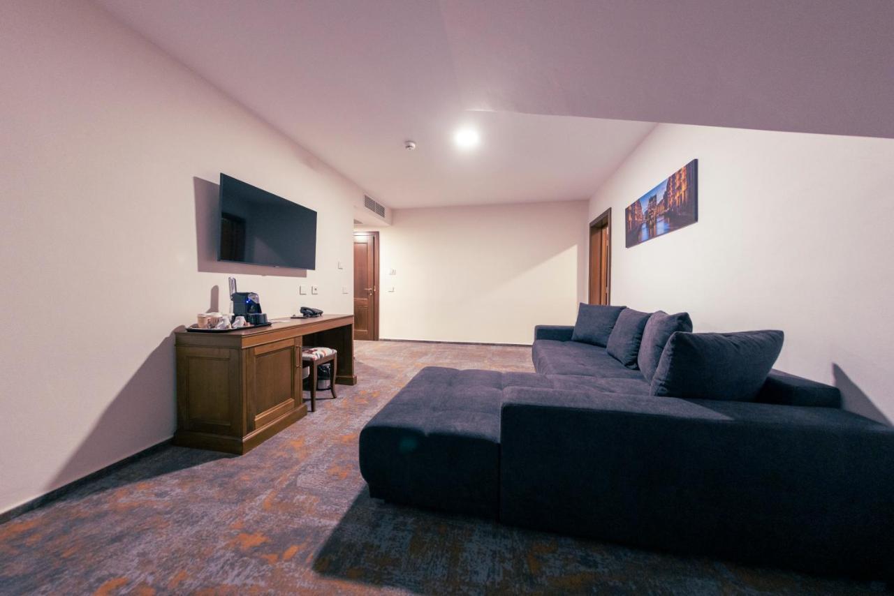 Hotel Aura Unirii Alba Iulia Extérieur photo